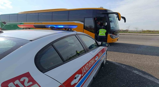 Jandarmadan huzurlu sokaklar uygulaması: 128 aranan şahıs yakalandı