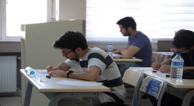 Karacasuda ihtiyaç sahibi öğrencilerin sınav ücretlerini kaymakamlık karşılayacak