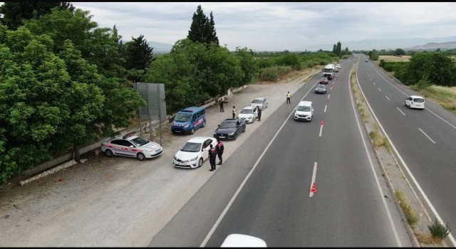 Karacasudaki yol kontrolünde 259 araç sorgulandı