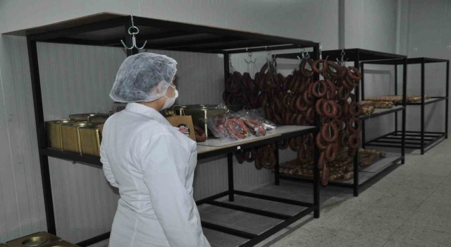 Karsın eti raflarda yerini alıyor