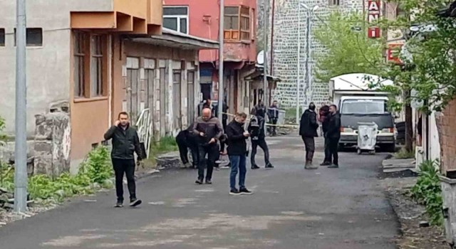 Karsta şüpheli valiz patlatıldı