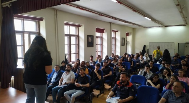 Karsta üniversite öğrencilerine AFAD eğitimi