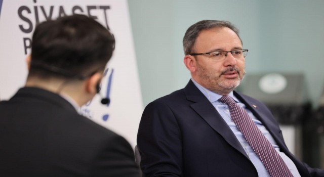 Kasapoğlu, gençlerin sorularını yanıtladı