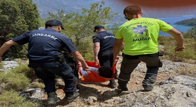 Kayaköyde yürüyüş yaparken düşen İngiliz turist hastaneye kaldırıldı