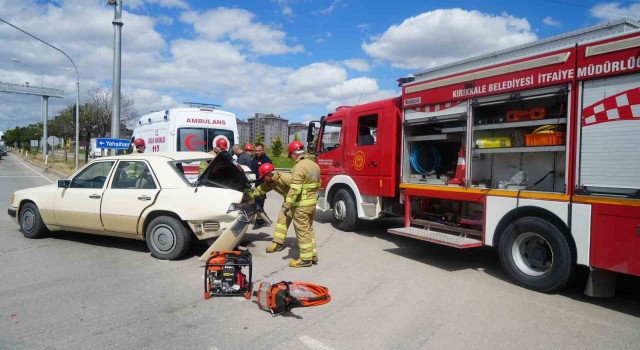 Kırıkkalede tır ile otomobil çarpıştı: 2 yaralı