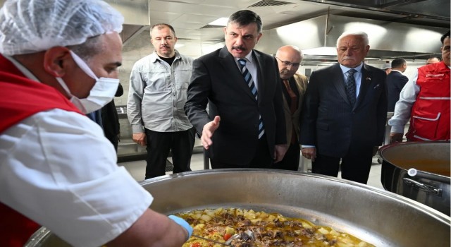 Kızılaydan her gün bin kişiye yemek