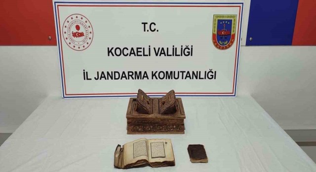 Kocaelide 14. yüzyıl dönemine ait Kuran-ı Kerim ele geçirildi