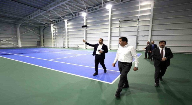 Konyanın en büyük kapalı tenis kortu tamamlandı