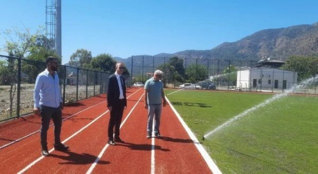 Köyceğizde çim yüzeyli futbol sahası yapımında sona yaklaşıldı