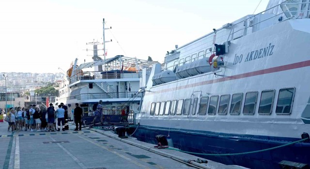 Kuşadasından Sisama olan feribot seferlerine yoğun ilgi