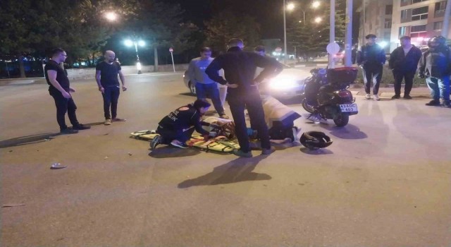 Kütahyada otomobil ile motosiklet çarpıştı: 1 yaralı