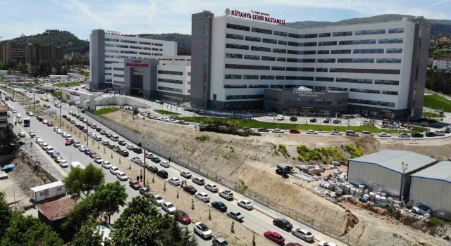 Kütahyada otopark sıkıntısı vatandaşları zor durumda bırakıyor