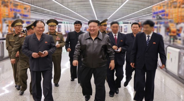 Kuzey Kore lideri Kim Jong-Undan silah fabrikalarına denetleme