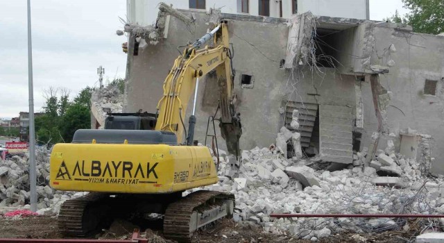 Malatyada yıkımlar ve inşa çalışmaları sürüyor
