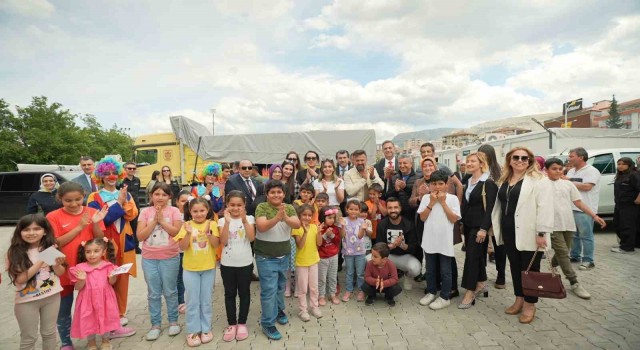 Malatyalı depremzede anneler ve çocuklarına Sivastan anlamlı ziyaret