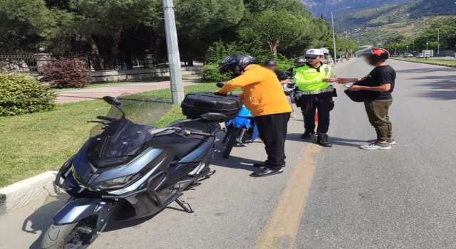 Manisada motosiklet ve tarım araçlarına denetim