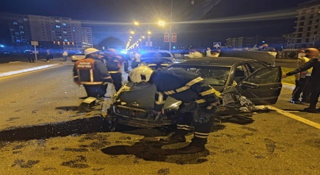 Mardinde maddi hasarlı otomobil kazası