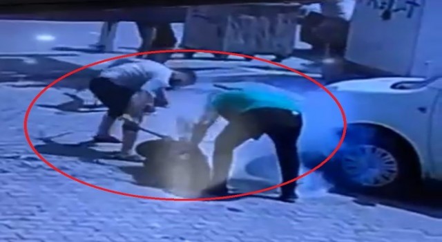 Mardinde silahla yaraladıkları adamı yerde tekme ve sopayla darbettiler