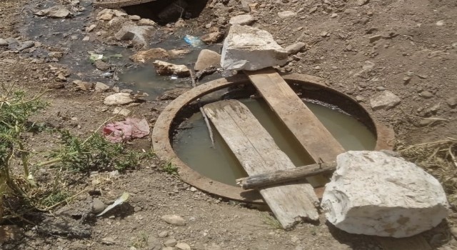 Mazıdağında taşan kanalizasyon tehlike saçıyor