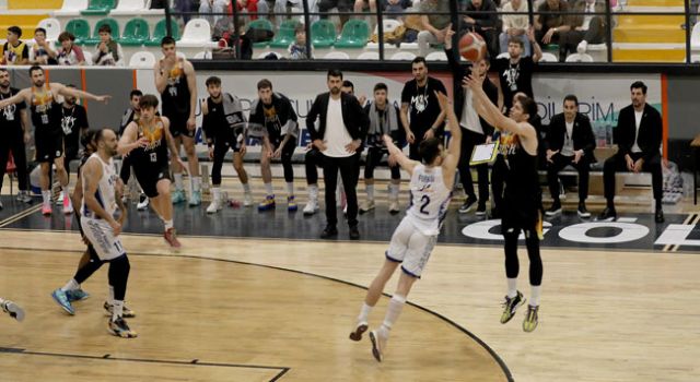 Mersin Büyükşehir Belediyesi Basketbol Takımı Yarı Finale Yükseldi
