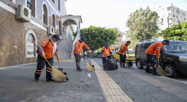 Mersinde belediye ekipleri yağış dolayısıyla teyakkuza geçti