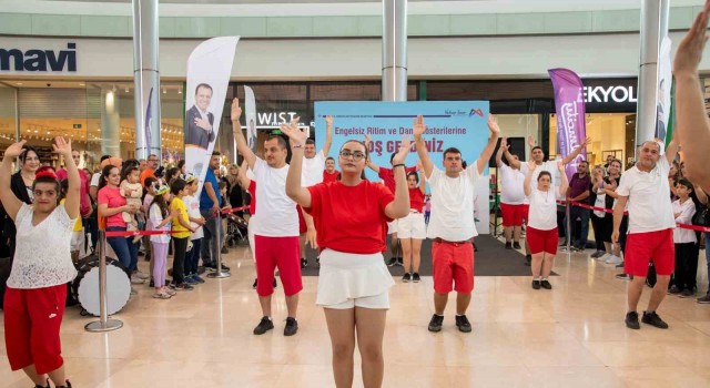 Mersinde engelliler Engelsiz Ritim ve Dans Gösterileri ile eğlendi