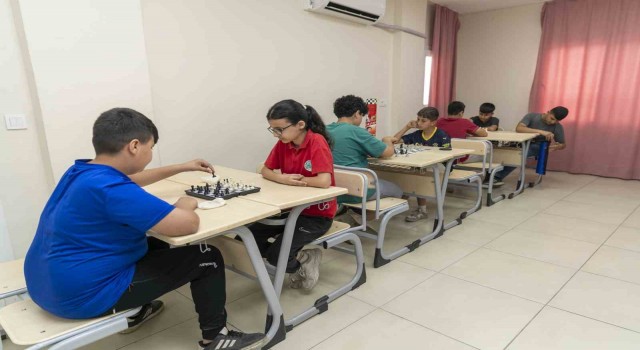 Mersinde öğrenciler eğlenerek öğreniyor