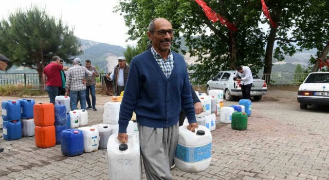 Mersinde organik solucan gübresi çiftçilere ulaşıyor