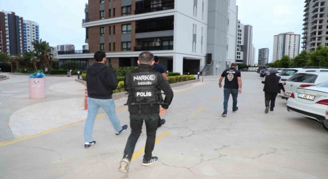 Mersinde siber polisinden çifte operasyon: 5 gözaltı