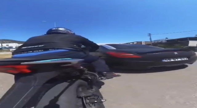 Motosiklet sürücüsünün metrelerce sürüklendiği kaza aksiyon kamerasına yansıdı