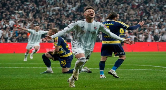Muçi 4. golünü attı, Beşiktaşı finale taşıdı