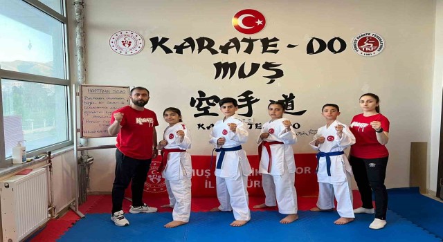 Muşlu karateciler Balkan şampiyonasında Türkiyeyi temsil edecek