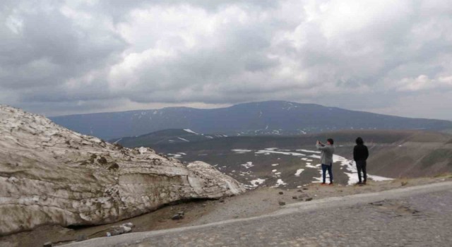 Nemrut Krater Gölünde kartpostallık görüntüler