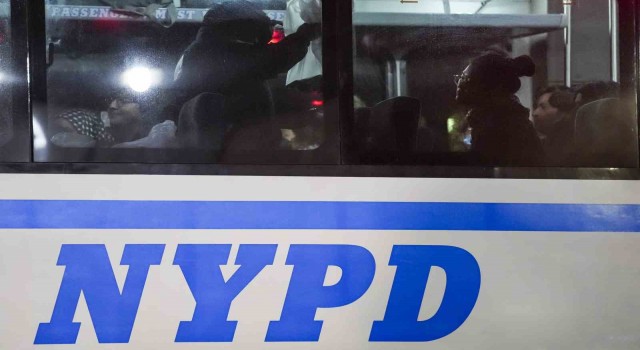 New York polisi, Filistine destek gösterilerinde 282 öğrenciyi gözaltına aldı