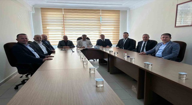 Niğdede AK Partili meclis üyeleri, AK Partili meclis başkanının istifasını istedi
