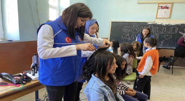 Niğdede Gönüllü Makas Projesi ile köylerdeki çocukların saç bakımı yapılıyor