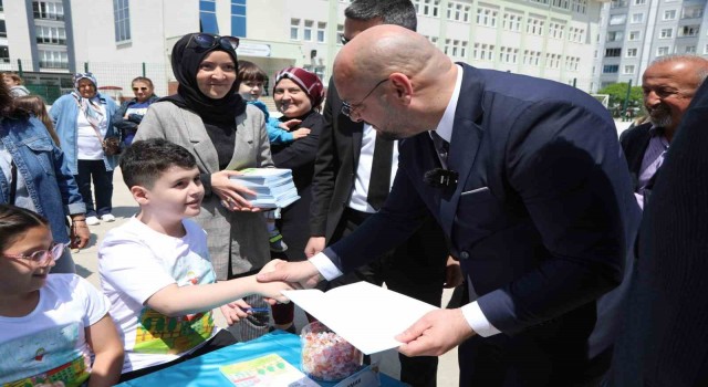 Öğrencilerden ‘Hayallerim Gerçek Olsa kitabı