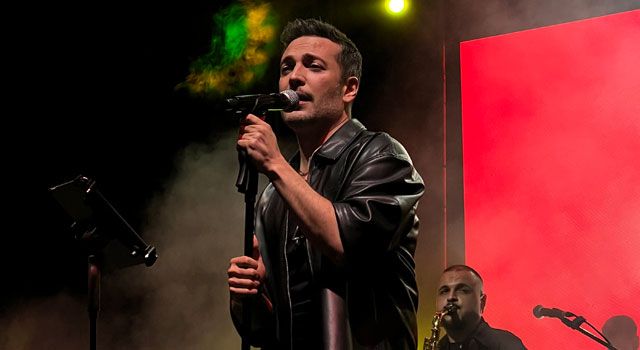 Oğuzhan Koç, Mersin ve Amasya'da Coşkulu Konserler Verdi