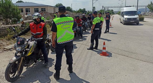 Osmaniye'de Motosiklet Denetimlerinde 114 Sürücüye Ceza