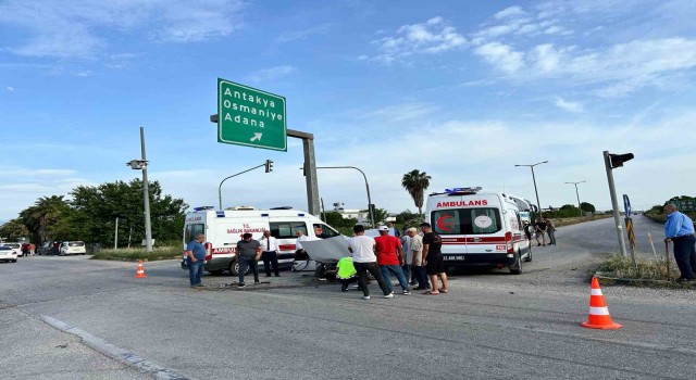 Otobüsle çarpışarak hurdaya dönen Tofaşın sürücüsü yaralandı