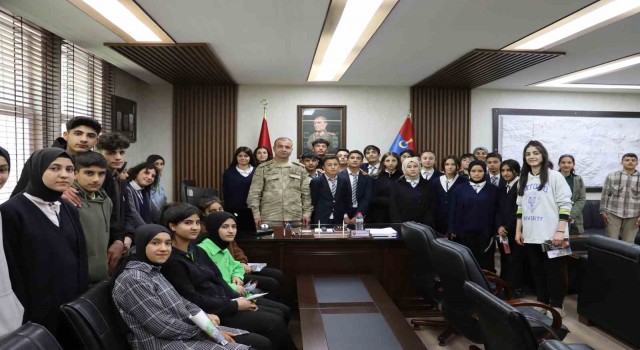 Patnosta liselere jandarma mesleği tanıtıldı
