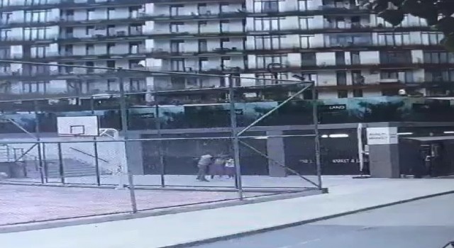 Pendikte kadını, çocuğunun yanında tekme ve yumruklarla darp etti