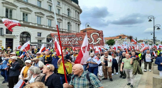 Polonyada 35 bin kişilik çiftçi protestosu