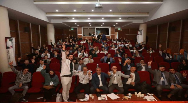 Prof. Dr. Süleyman Taştan, 100 cerrahın canlı izlediği estetik ameliyat