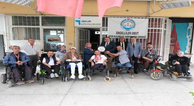 Rektör Yardımcısı Prof. Dr. Sezgin Zeren: Sporcularımızı tebrik ediyorum