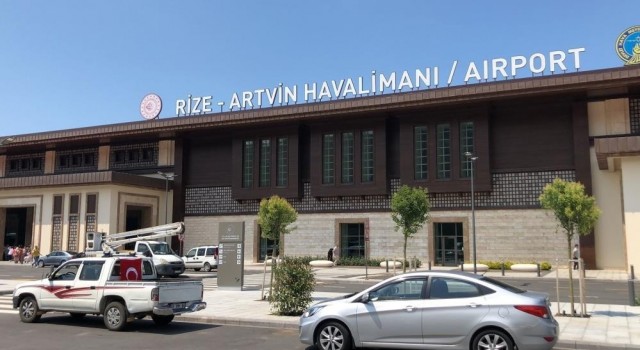 Rize-Artvin Havalimanını 4 ayda 337 bin 37 kişi kullandı