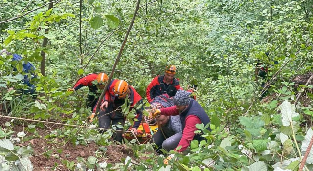 Rizede kontrolden çıkan araç uçuruma yuvarlandı: 1 ölü, 4 yaralı