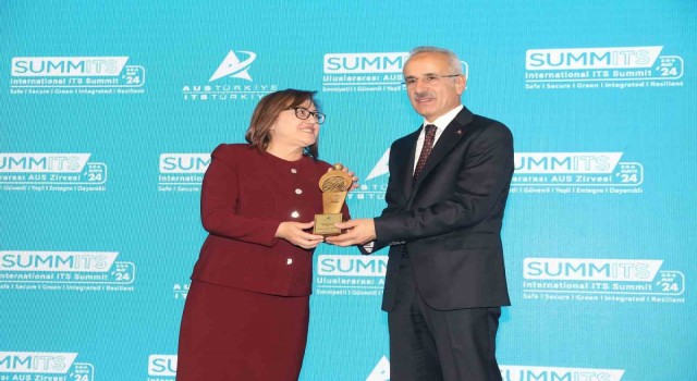 Şahin, Uluslararası Akıllı Ulaşım Sistemleri Zirvesinde yeni dönemi ve yatırımları anlattı