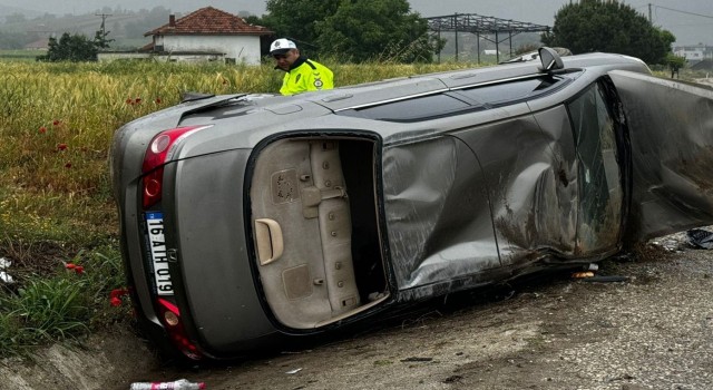 Sarıgölde trafik kazası: 3 yaralı