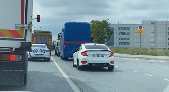 Seçil Erzanı davaya götüren cezaevi aracı kaza yaptı